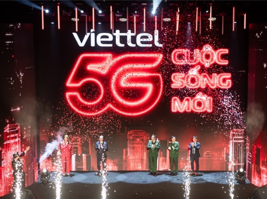 Viettel chính thức khai trương mạng 5G đầu tiên 